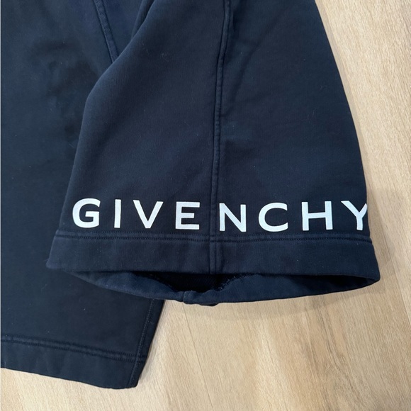 GIVENCHY Bermuda Sweat Shorts - Picture 7 of 12